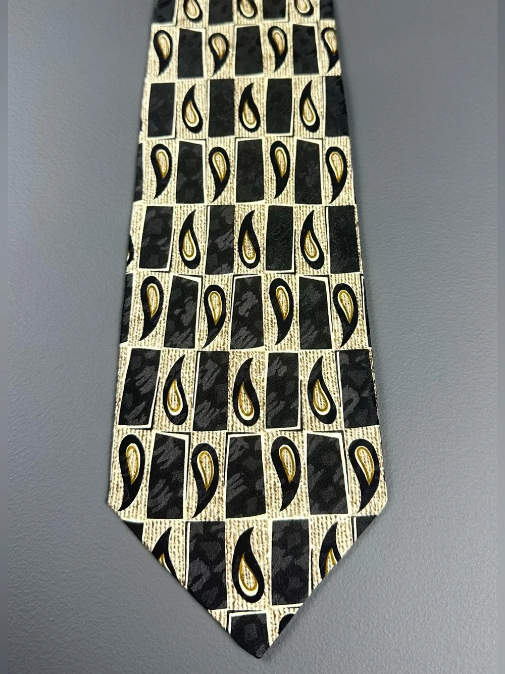 VR Vito Rufolo Handmade Italy 100% Silk Tie Black Gold Geometric Paisley 3 7/8